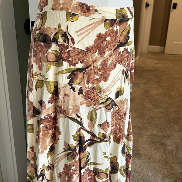 Click long maxi skirts in muted colors and flare side zip and button closure nwt - Picture 15 of 16